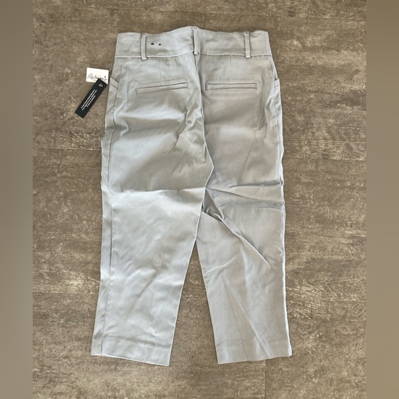 Reitmans Iconic Capris - Size 2 Petite - Picture 7 of 8
